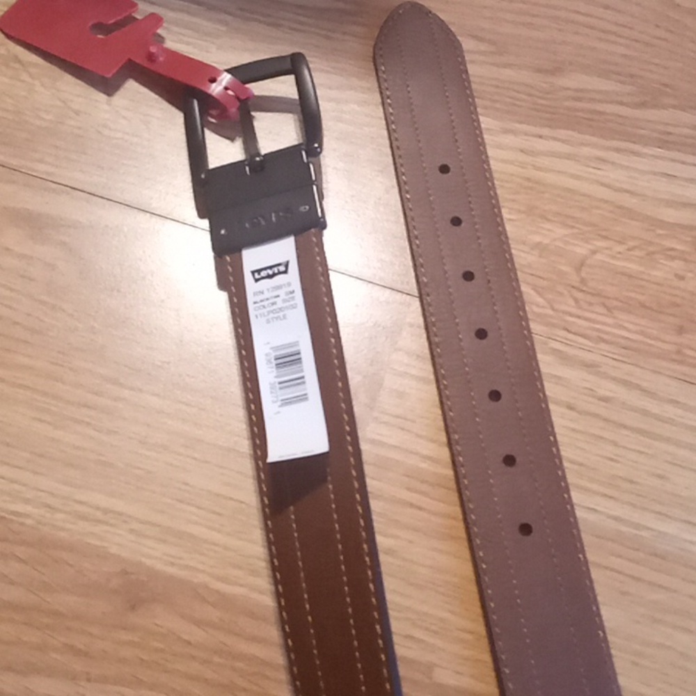 NWT Levi's Mens reversible belt black, brown sz. S 30-32 - Picture 9 of 10